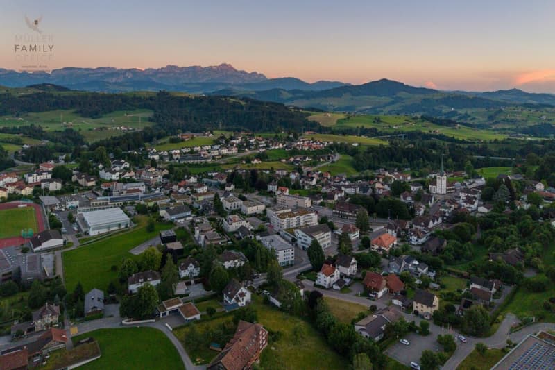 Exklusive 5 1/2 Zimmer-Maisonette-Attikawohnung mit Alpsteinblick und Aussenpool im Miteigentum (15)