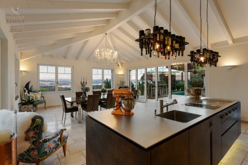 Mediterrane Luxusvilla mit Naturpool und traumhaftem Gartenparadies (11)
