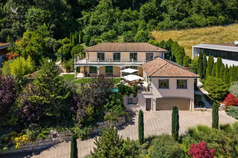 Mediterrane Luxusvilla mit Naturpool und traumhaftem Gartenparadies (1)