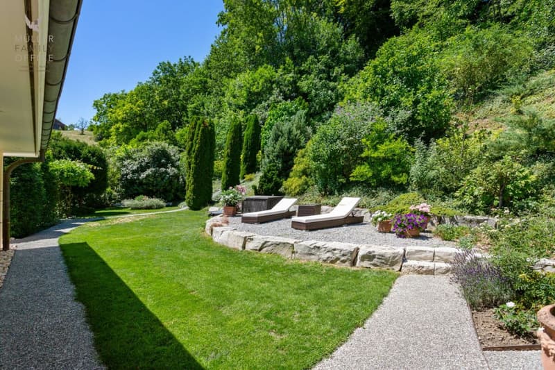 Mediterrane Luxusvilla mit Naturpool und traumhaftem Gartenparadies (4)
