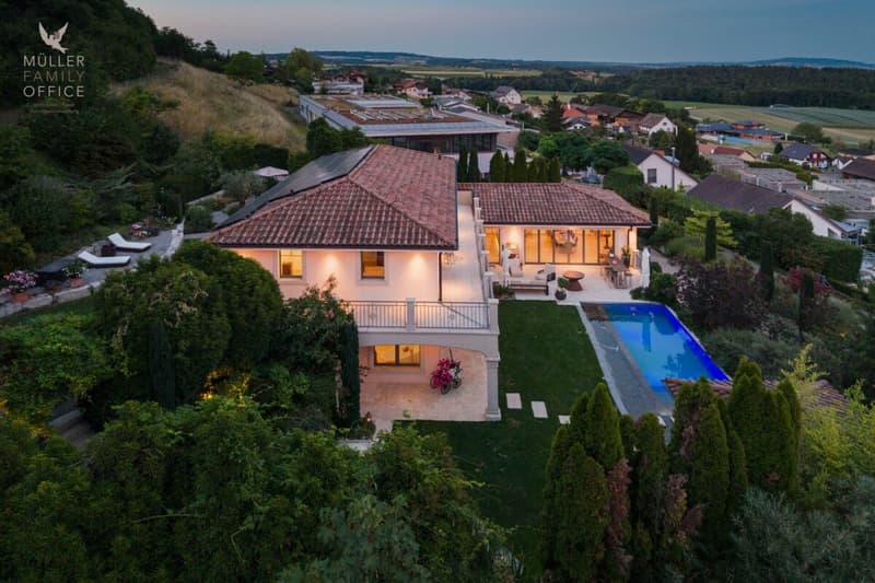Mediterrane Luxusvilla mit Naturpool und traumhaftem Gartenparadies (7)