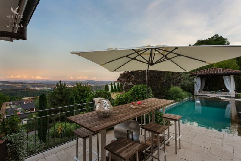 Mediterrane Luxusvilla mit Naturpool und traumhaftem Gartenparadies (9)