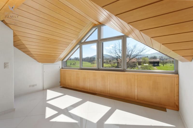 Elegantes Einfamilienhaus mit traumhafter Gartenanlage und Poolidylle (13)