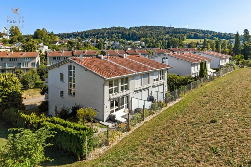 Charmantes Eck-Reihenhaus an ruhiger und sonniger Lage (2)