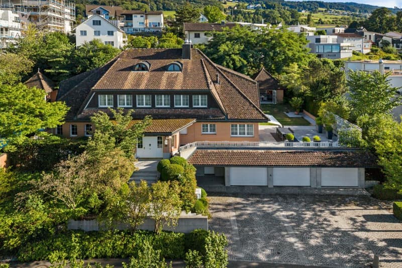 Traumhafte Landhausvilla mit Pool und idyllischer Gartenanlage (3)