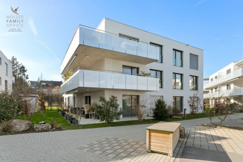 Neuwertige 5 1/2 Zimmer-Minergie-Wohnung mit grossem Balkon und hochwertigem Ausbau (1)