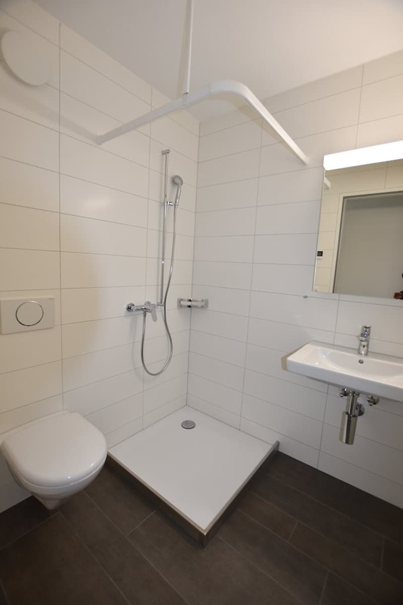 2. Badezimmer mit Dusche