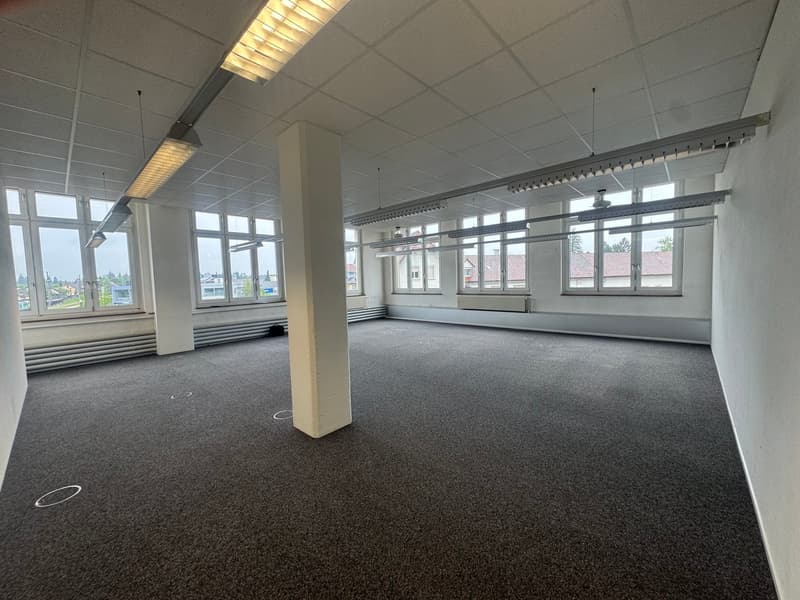 Schönes, helles Büro oder Gewerbefläche an zentraler Lage zu vermieten nach Vereinbarung (1)