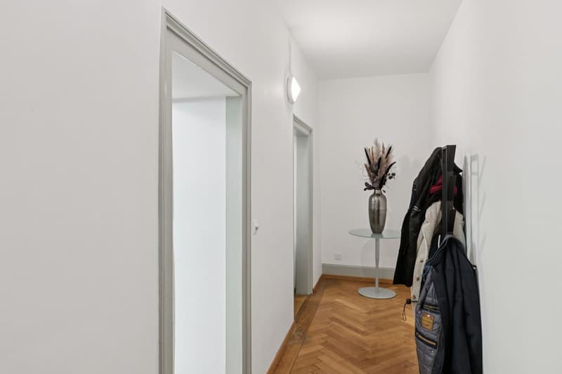 Spazi di ufficio rappresentativi di 5 locali nel centro storico di Schaffhausen (4)