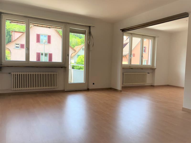 Gemütliche und grosszügige Wohnung an zentraler Lage (5)