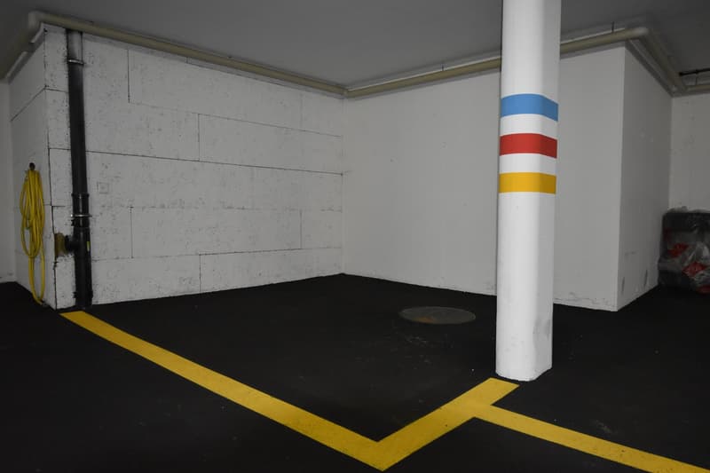 3 individual parking spaces and 1 motorcycle parking space for rent (3)