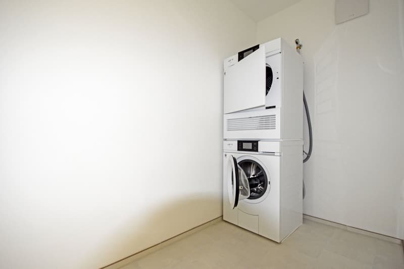 Appartement neuf et lumineux de 3,5 pièces avec parking souterrain et parking pour motos (11)