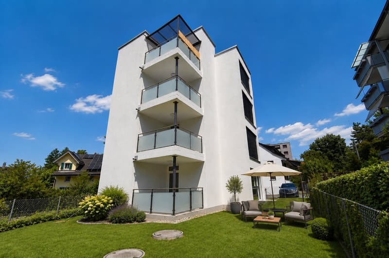 Moderne 2.5-Zimmerwohnung mit grossem Garten (1)