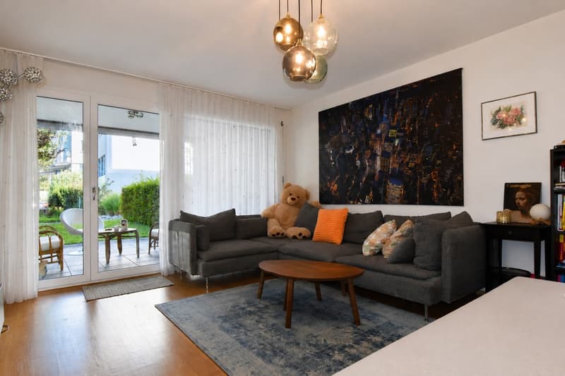 Grosszügige und ruhig gelegene 3.5-Zimmer-Gartenwohnung mit Tiefgaragenplatz (2)