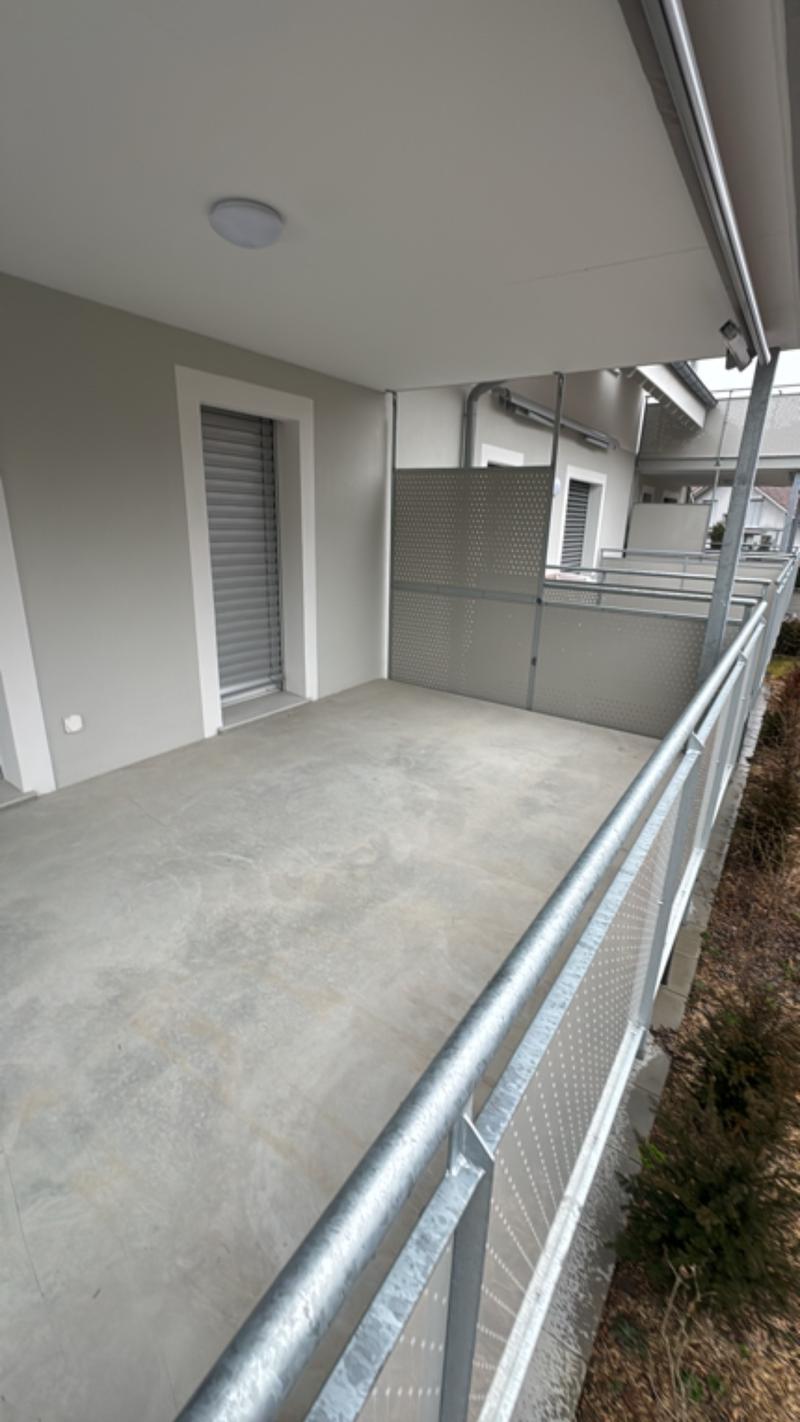 Incantevole appartamento 3.5 locali con balcone a Zollbrück (8)
