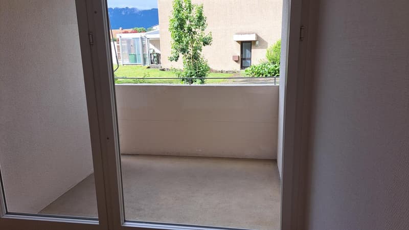 Appartement rénové récemment avec vue sur le lac dans un quartier calme (8)