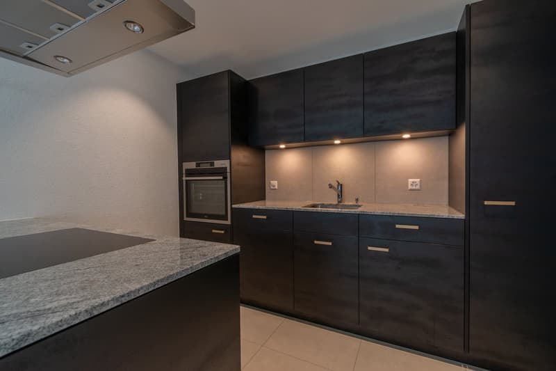Appartamento luminoso 3.5 locali con balcone in una posizione tranquilla (2)
