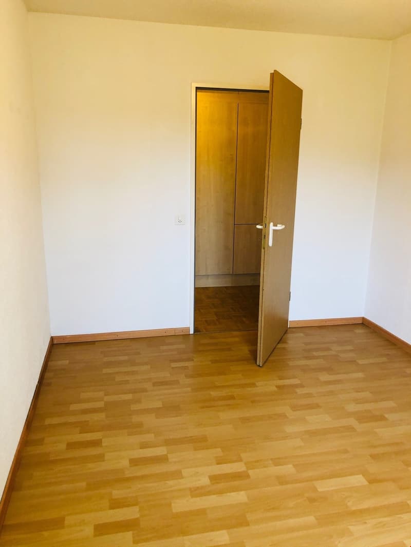 4.5 Zimmer Wohnung mit Balkon und Aussicht (14)