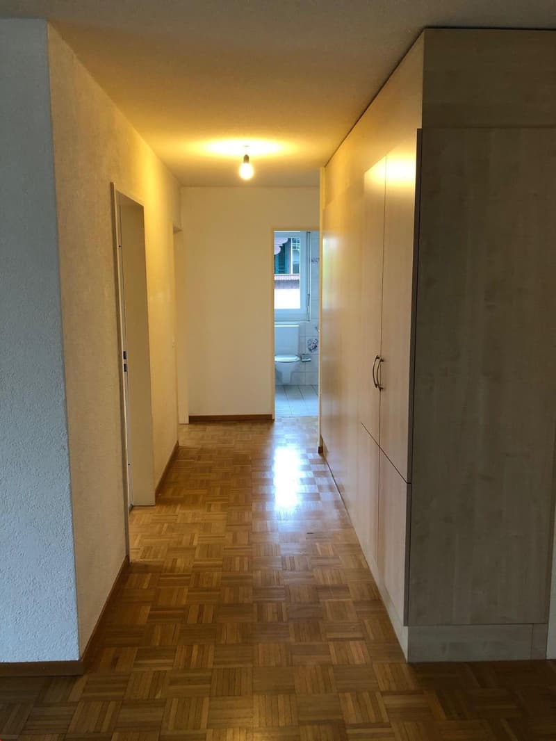 4.5 Zimmer Wohnung mit Balkon und Aussicht (7)