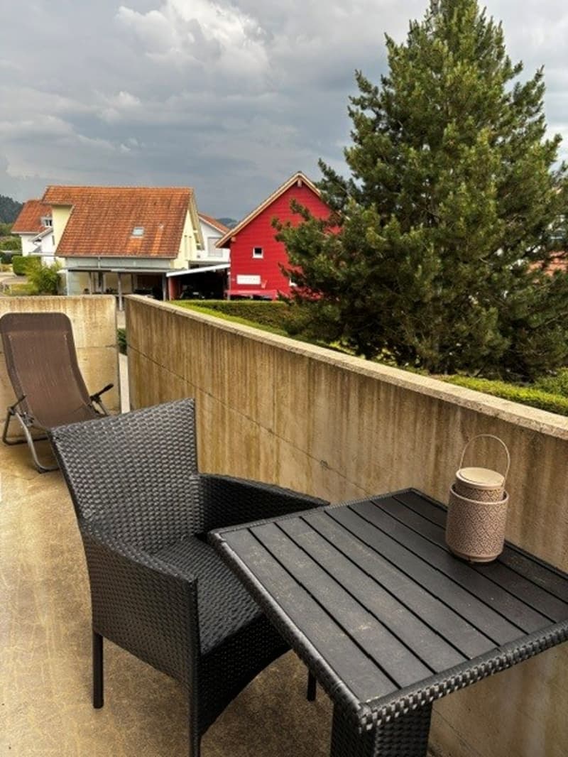 Charmante 2.5-Zimmer-Wohnung mit Balkon in Zollbrück (1)