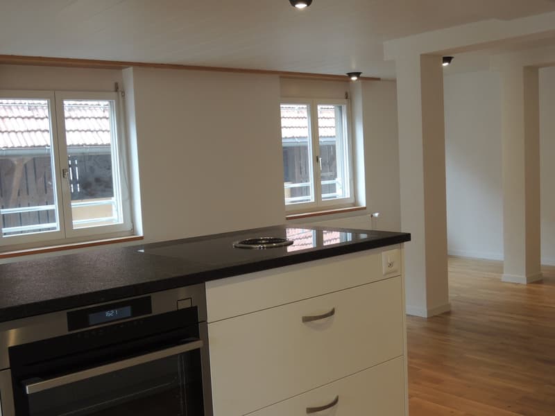 Charmante 2.5-Zimmer-Wohnung mit Balkon in Zollbrück (3)