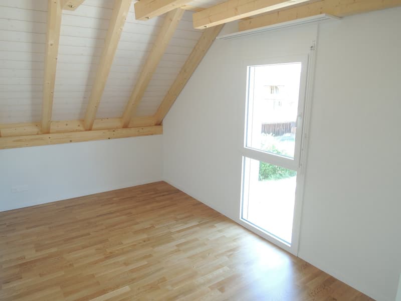 Helle 5.5-Zimmer-Wohnung mit Charme und Blick ins Grüne (10)