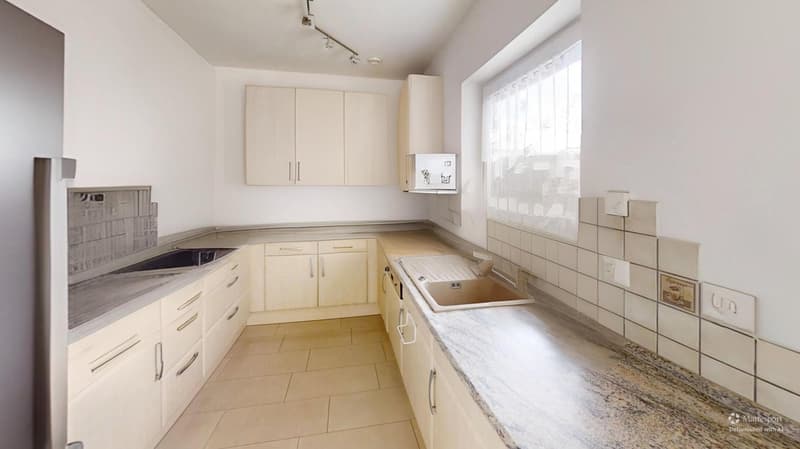 Modernes 5-Zimmer-Einfamilienhaus mit Hallenbad in Illhart (11)