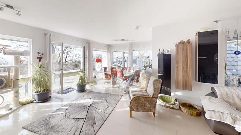 Modernes 5-Zimmer-Einfamilienhaus mit Hallenbad in Illhart (5)