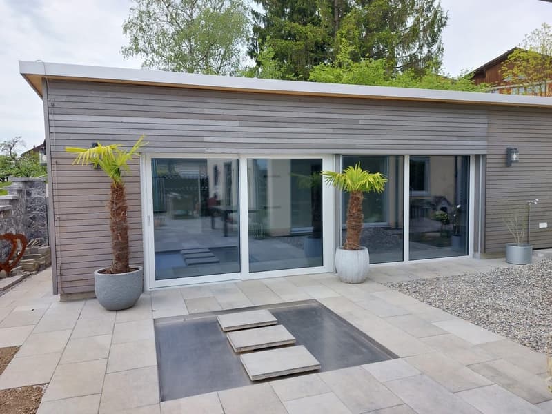 Modernes 5-Zimmer-Einfamilienhaus mit Hallenbad in Illhart (2)