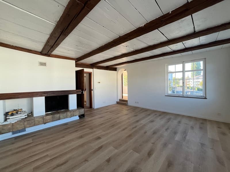 Wohnzimmer mit Kamin 1. Geschoss