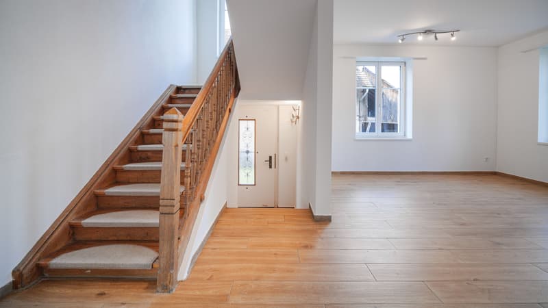 Eingangsbereich mit Treppe ins Obergeschoss