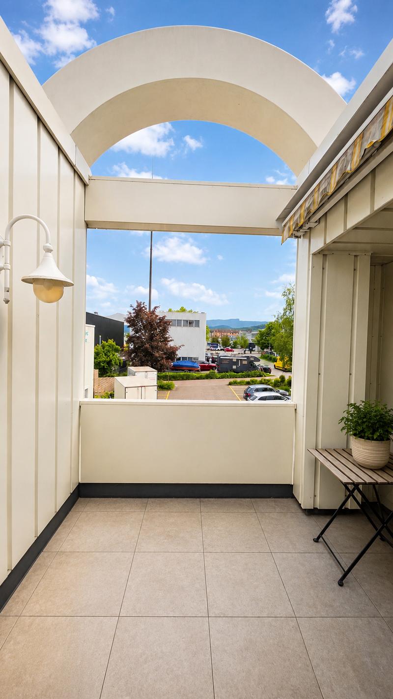 Appartamento di 4 locali luminoso con balcone e vista panoramica (1)