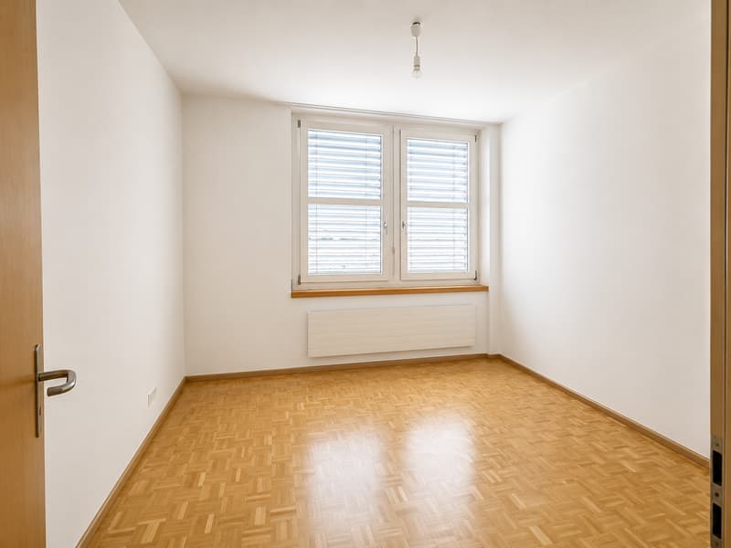 Appartamento di 4 locali luminoso con balcone e vista panoramica (6)