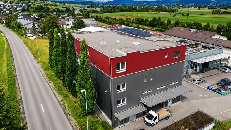 Modern Industrial and Commercial Property - Clearly Visible from the Highway (2)