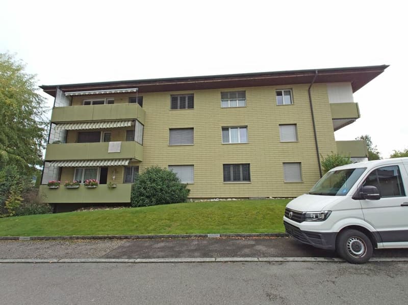 Gut unterhaltene, 3.5 Zimmer Gartenwohnung mit Charme (9)