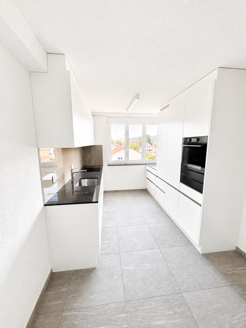 Primo occupazione dopo ristrutturazione completa – appartamento 4.5 locali attraente con vista a Schöftland (4)