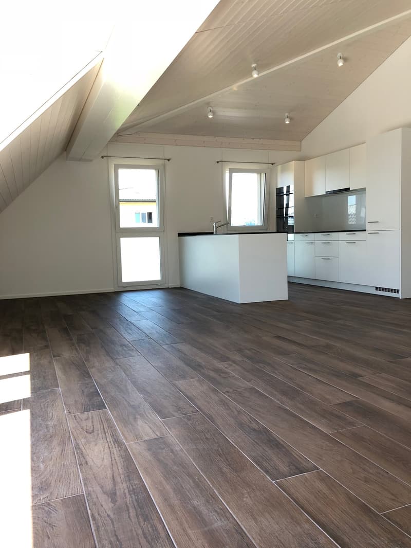 Helles 4.5-Zimmer-Dachgeschoss in Leibstadt – modern, ruhig und familienfreundlich (2)