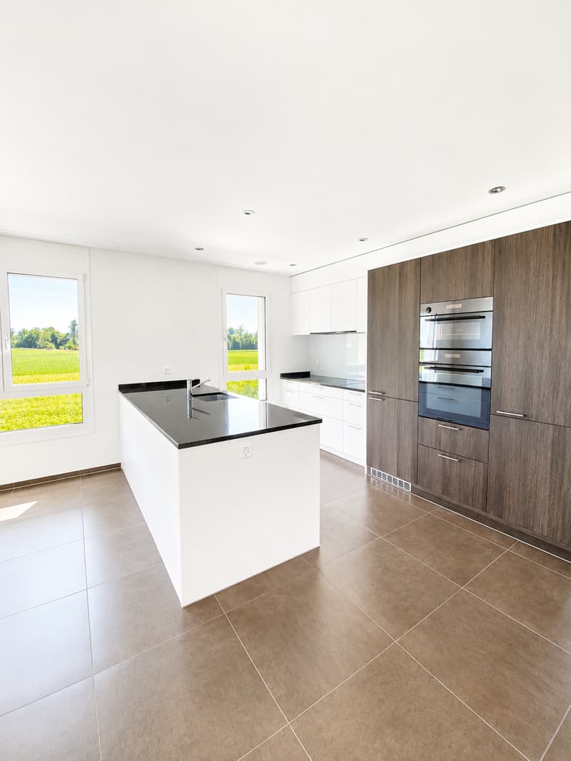 Luxurious design apartment in Schlösslipark with spacious balcony (2)