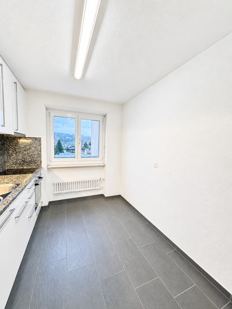 Helle 3-Zimmer-Wohnung mit Balkon und schöner Aussicht in Zofingen (3)