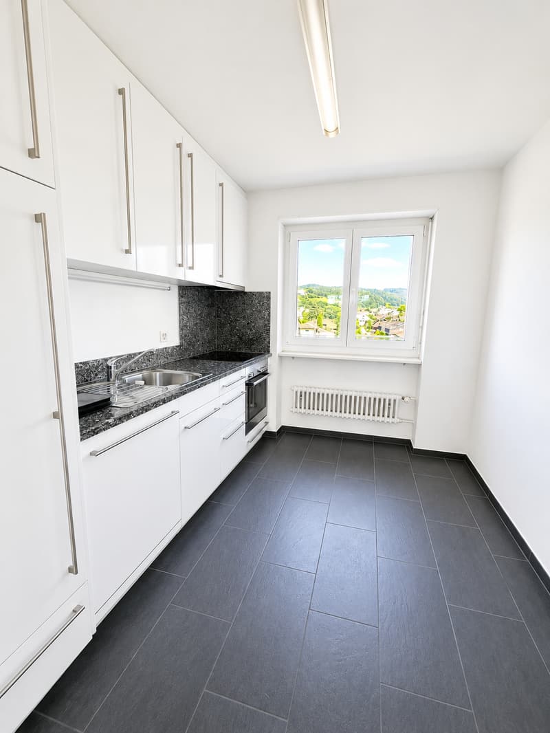 Helle 3-Zimmer-Wohnung mit Balkon und schöner Aussicht in Zofingen (2)
