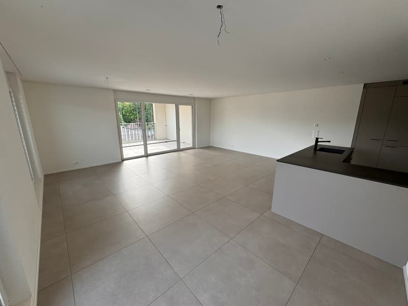 Modern 4.5-room apartment in Zwingen – New building with balcony and top equipment (10)