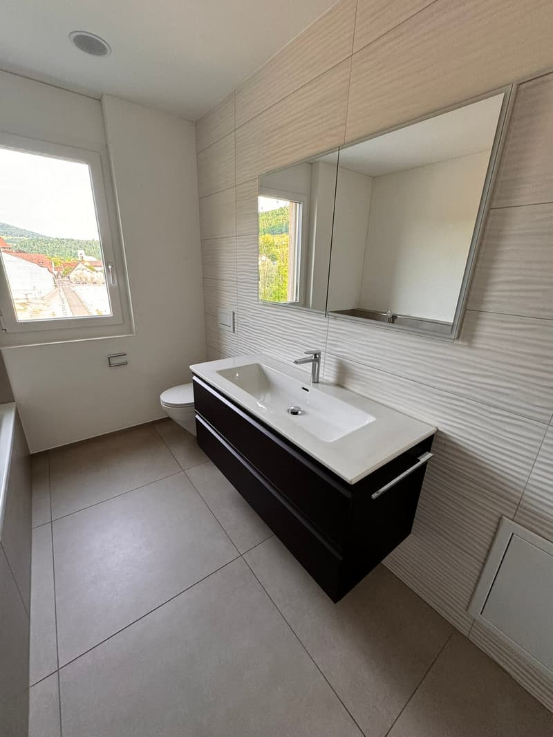 Modern 4.5-room apartment in Zwingen – New building with balcony and top equipment (13)