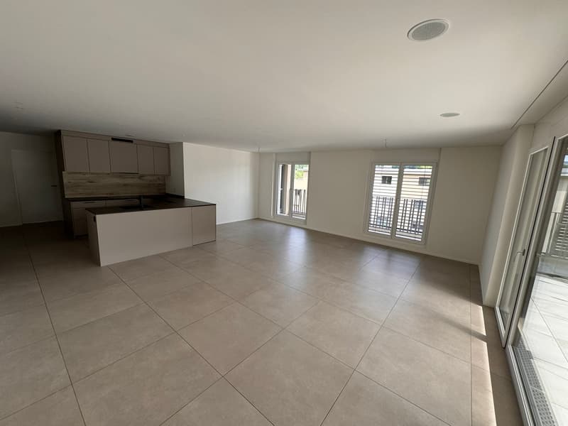 Modern 4.5-room apartment in Zwingen – New building with balcony and top equipment (9)