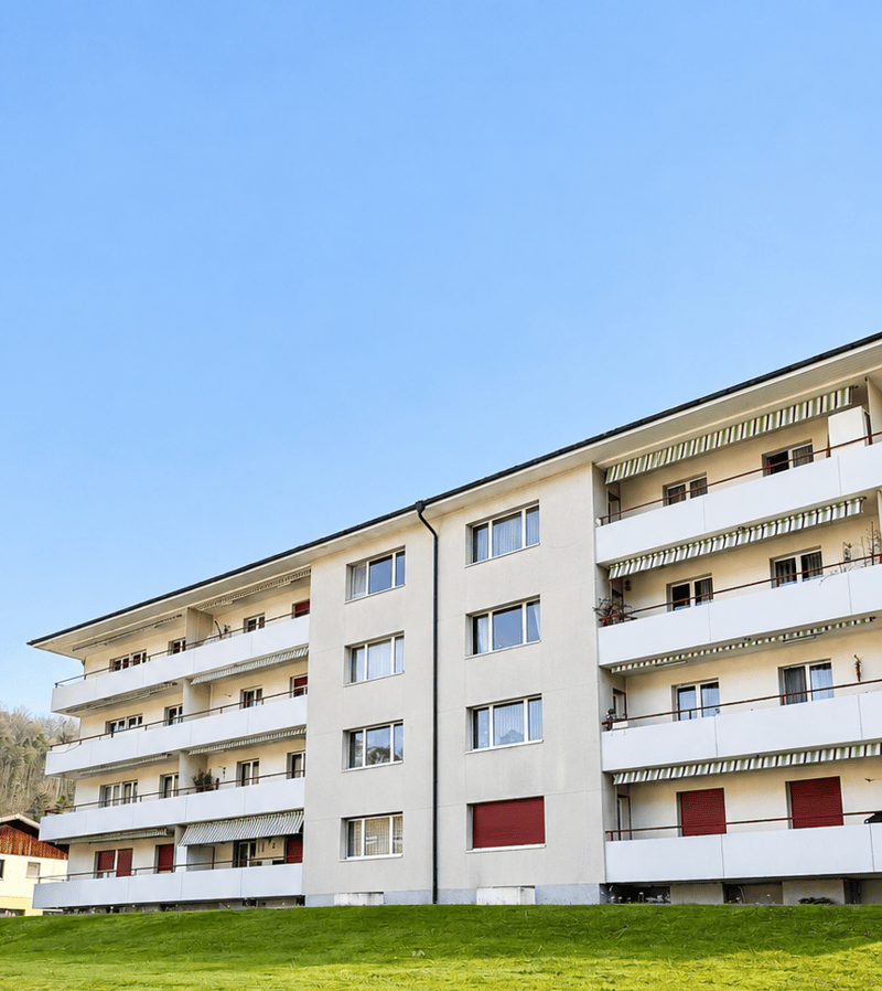 Appartamento di 4 locali luminoso e ben curato con balcone in una zona tranquilla (14)