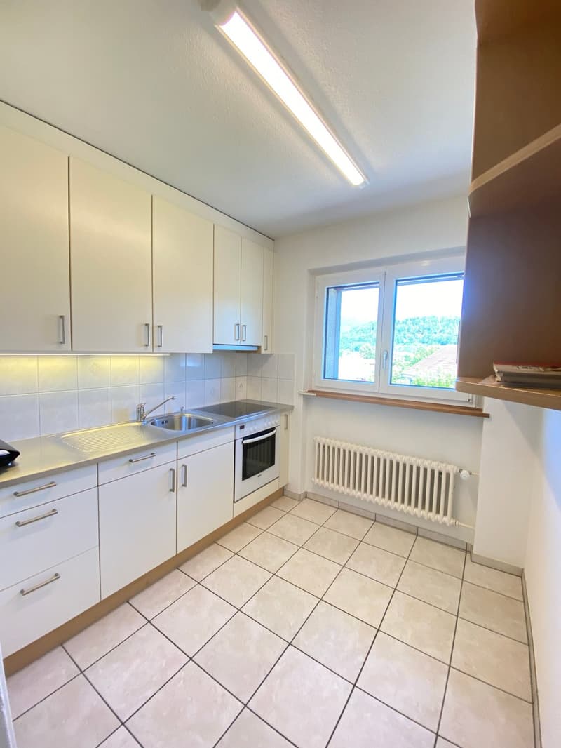 Helle und gepflegte 4-Zimmer-Wohnung mit Balkon in ruhiger Lage (3)