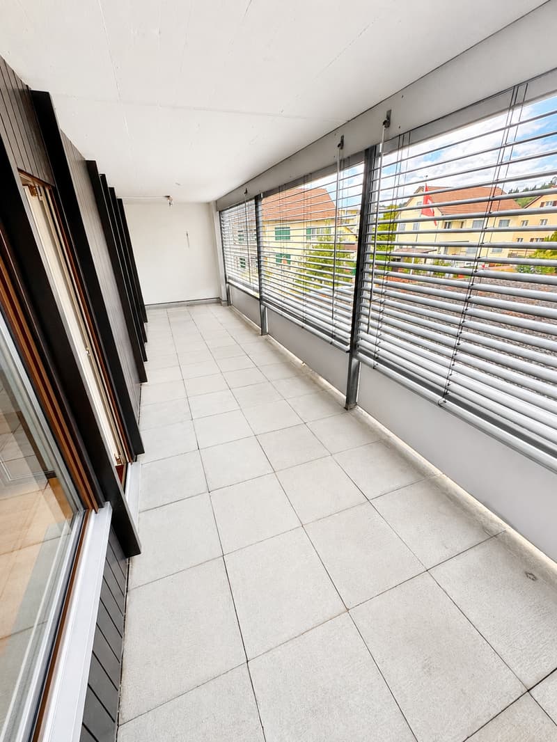 Appartamento luminoso 2.5 locali con balcone a Schöftland (15)