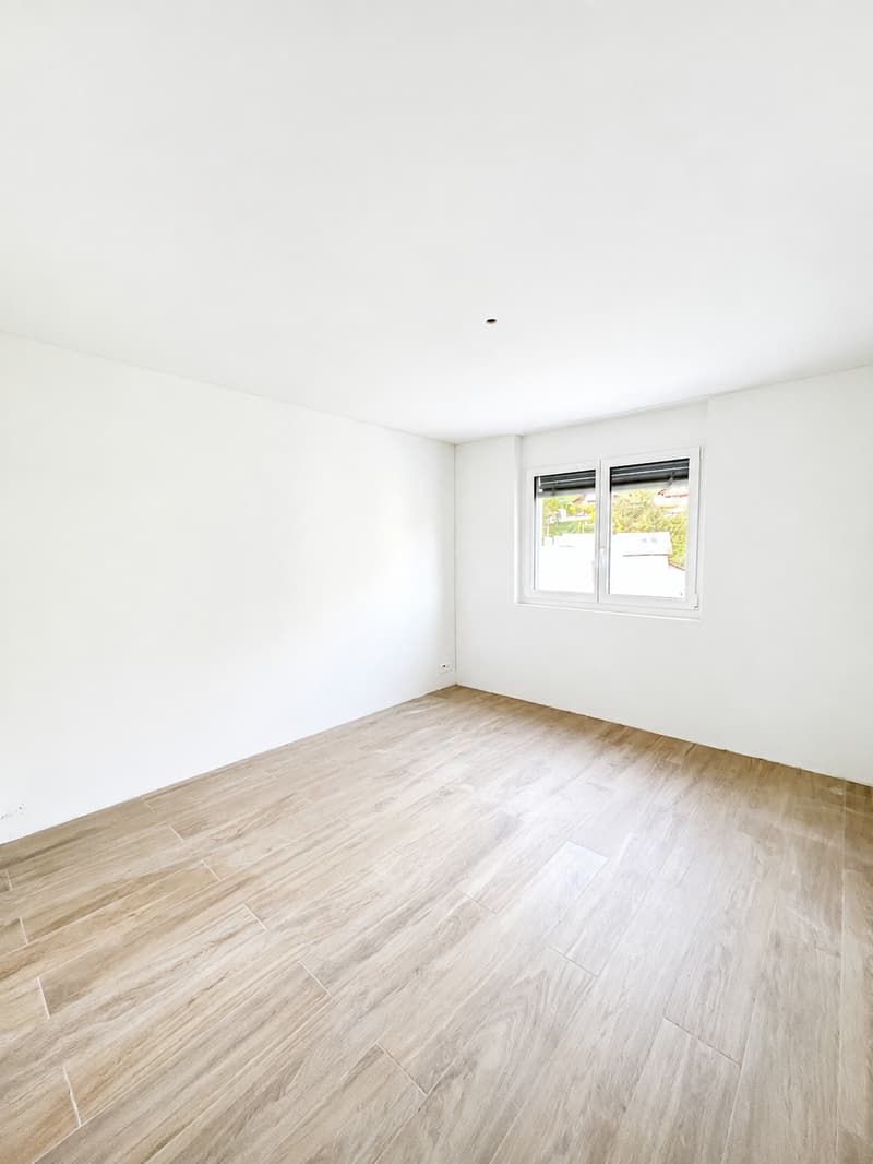 Moderne 5.5-Zimmer-Wohnung mit Balkon und schöner Aussicht in Zwingen (9)
