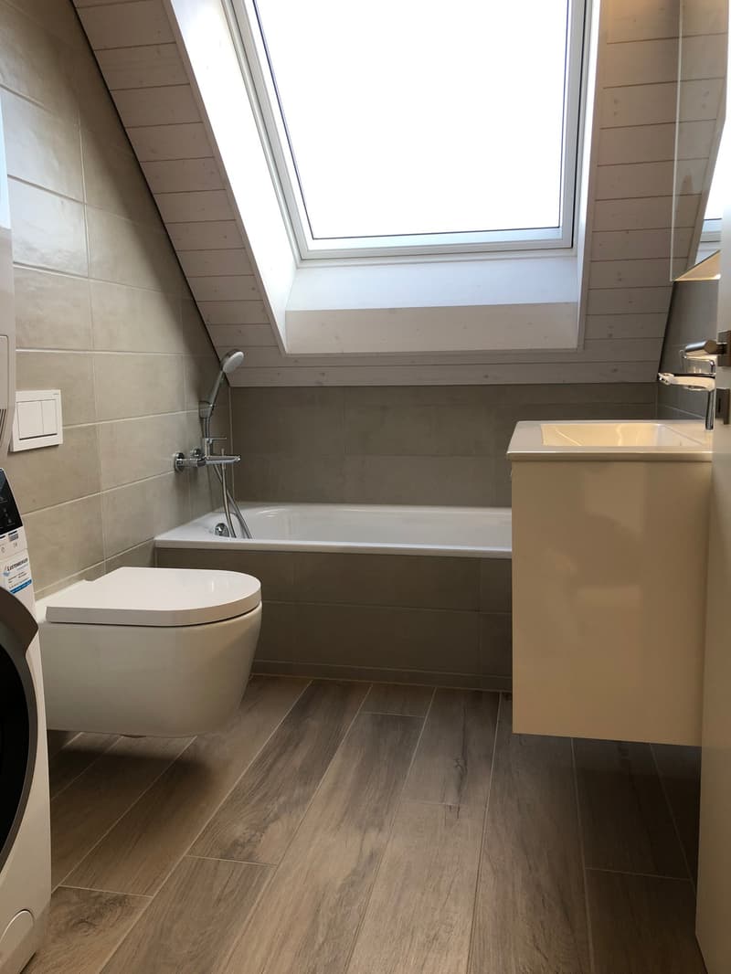 Moderne 3.5-Zimmer-Dachwohnung in Leibstadt – sofort verfügbar! (7)