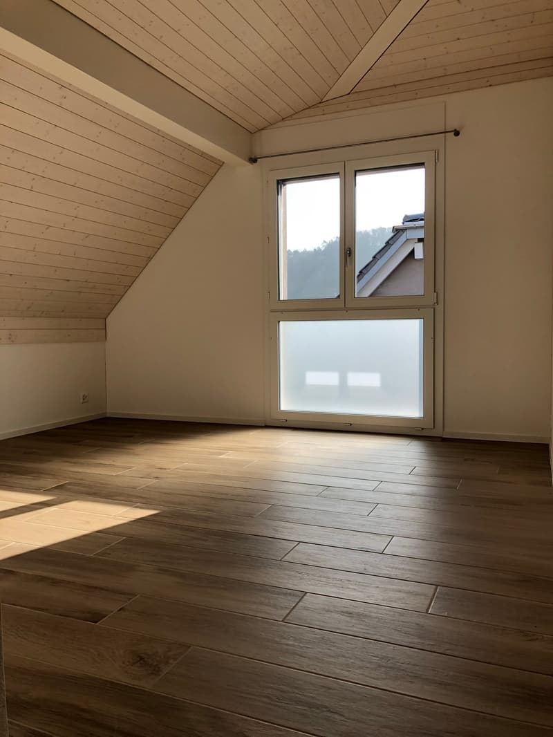 Moderne 3.5-Zimmer-Dachwohnung in Leibstadt – sofort verfügbar! (4)