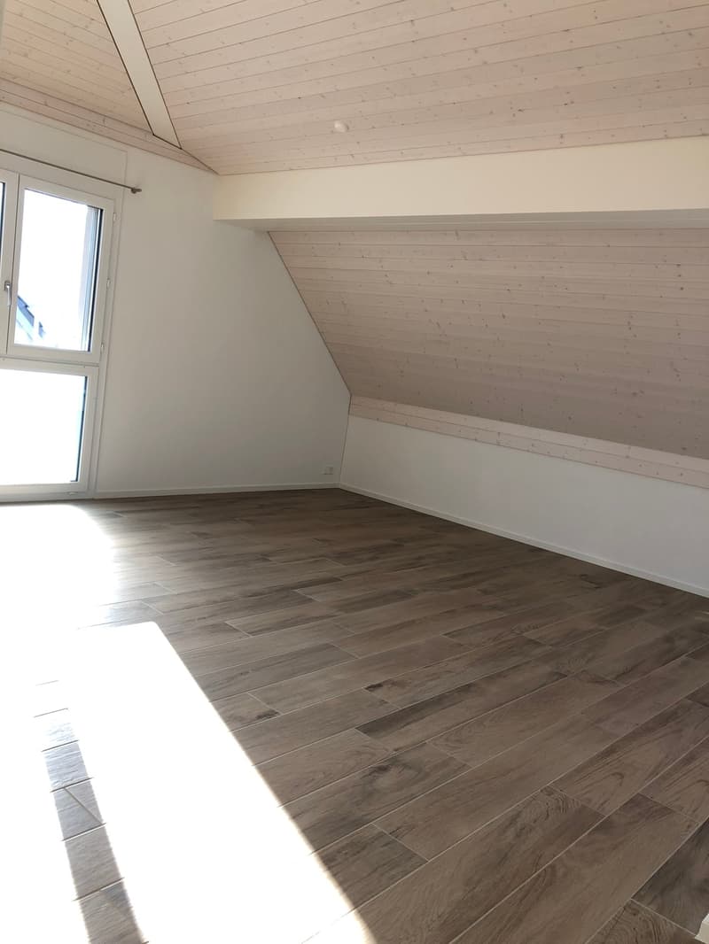 Moderne 3.5-Zimmer-Dachwohnung in Leibstadt – sofort verfügbar! (5)